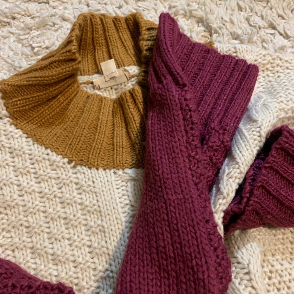 NWOT ROOLEE SWEATER - Picture 5 of 5